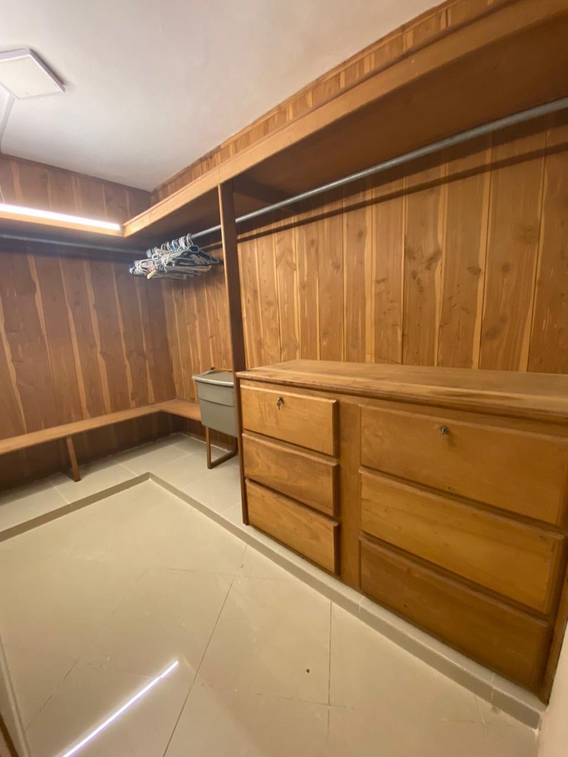 casas - Casa en Venta en residencial cerrado en arroyo Hondo 
Precio: U$S440,000  5