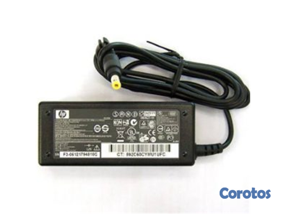 computadoras y laptops - CARGADOR FUENTE HP 65 WATTS ENTRADA 100-240V SALIDA 18.5V 3.5A  PUNTA AMARILLA 