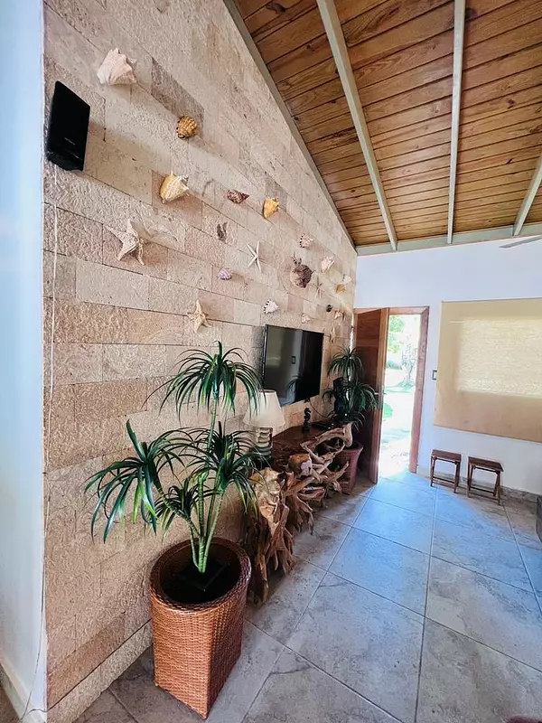 casas vacacionales y villas - ALQUILER DE VILLA EN JUAN DOLIO  2