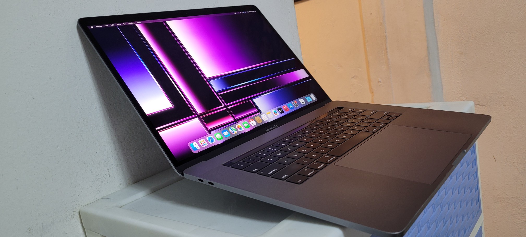computadoras y laptops - Macbook Retina de 15 Pulg Core i7 2.8ghz Ram 16gb DDR4 Disco 256gb Video Grafico 1