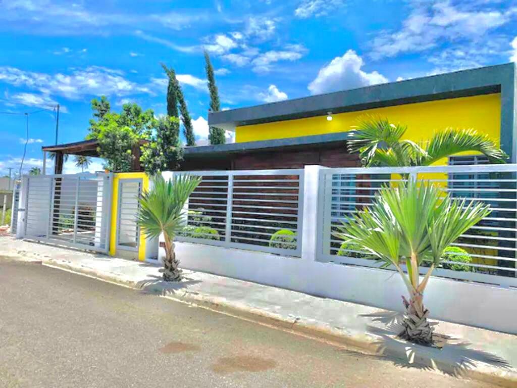 casas - Vivienda con Piscina en Residencial Privado, Llanos de Gurabo 6