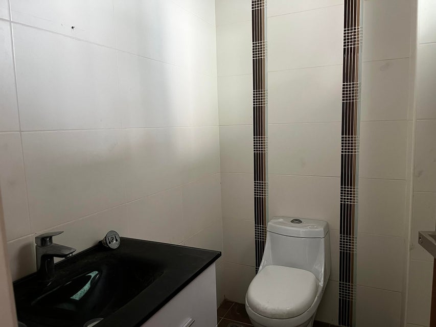 oficinas y locales comerciales - Oficina en alquiler en Gazcue 0