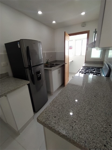 apartamentos - Venta de apartamento 4to piso con terraza y 221mts próximo avenida España  9
