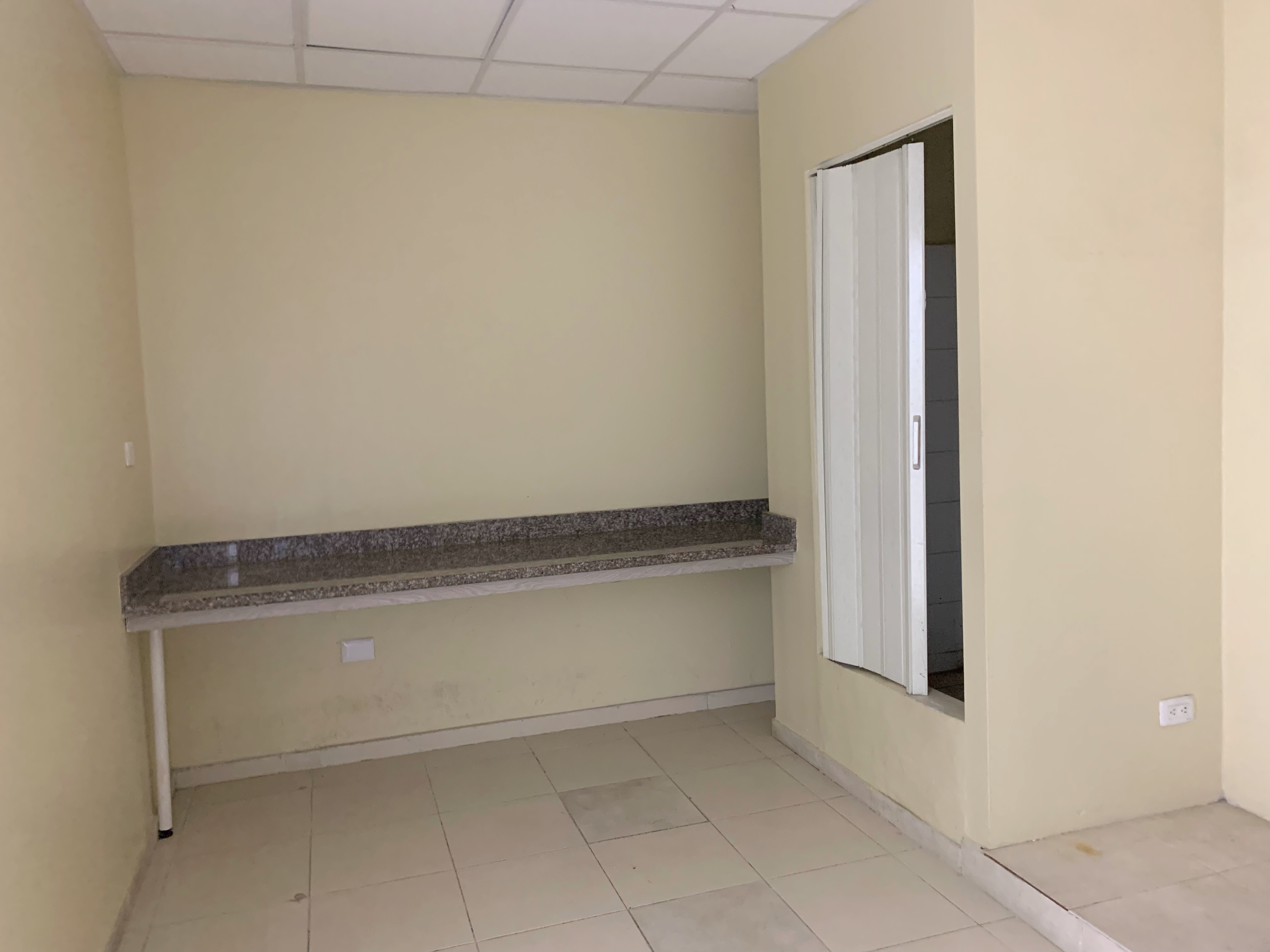 oficinas y locales comerciales - Local en Piantini 2
