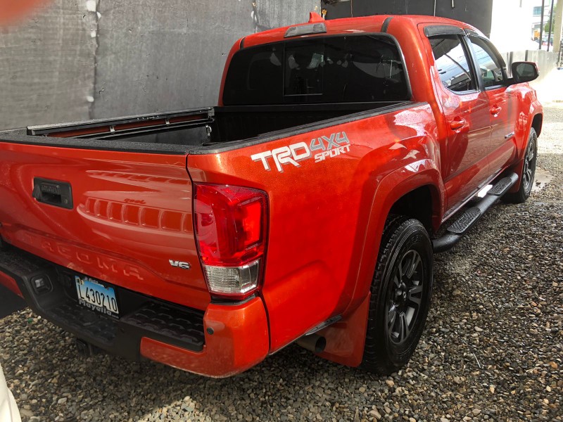 jeepetas y camionetas - Toyota tacoma 2018 recién importada clean  1