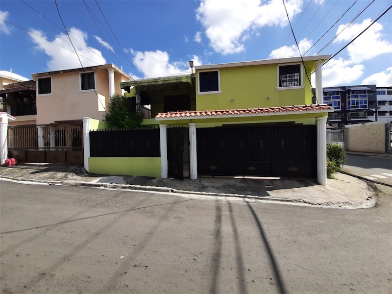 casas - Venta de casa en respaldo los 3 ojos Santo Domingo este 