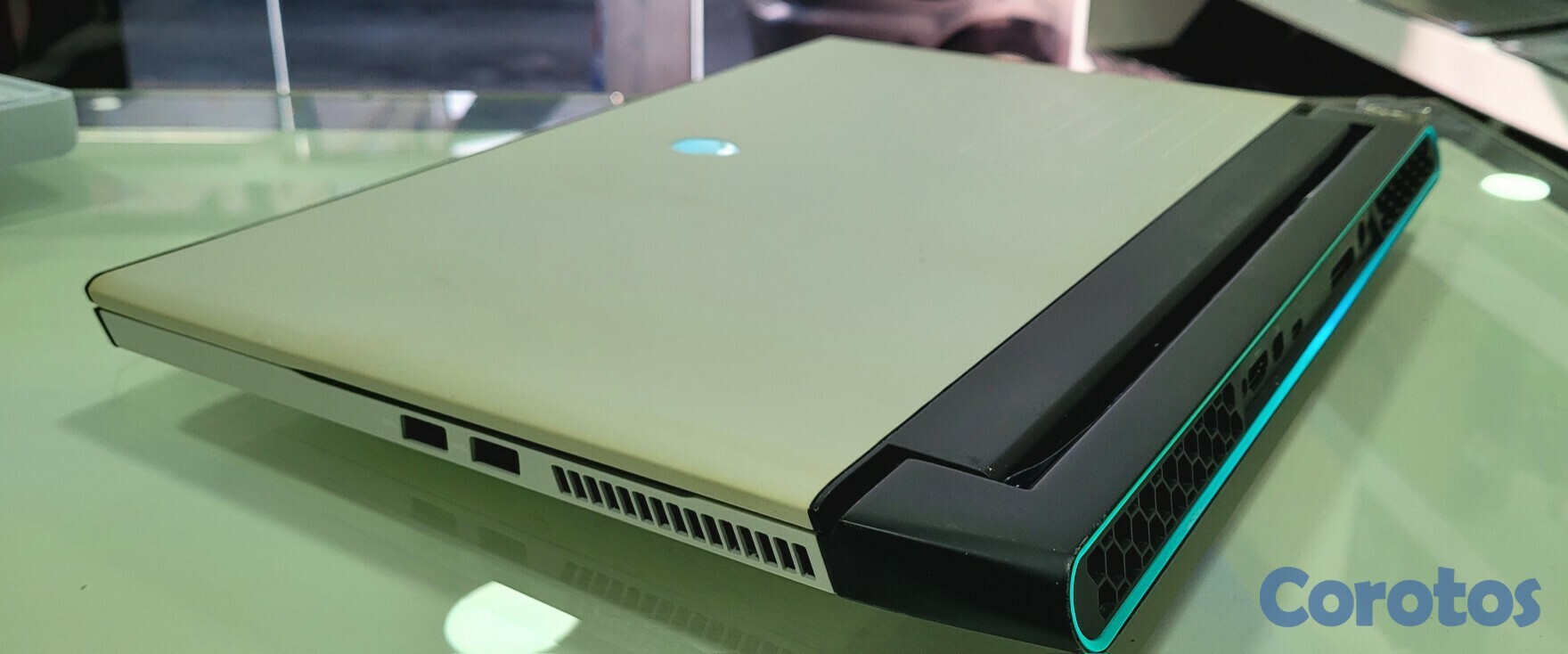 computadoras y laptops - Alienware Blanca Core i7 Ram 16gb nVidea RTX 2060 6GB Pantalla Oled 4K 4