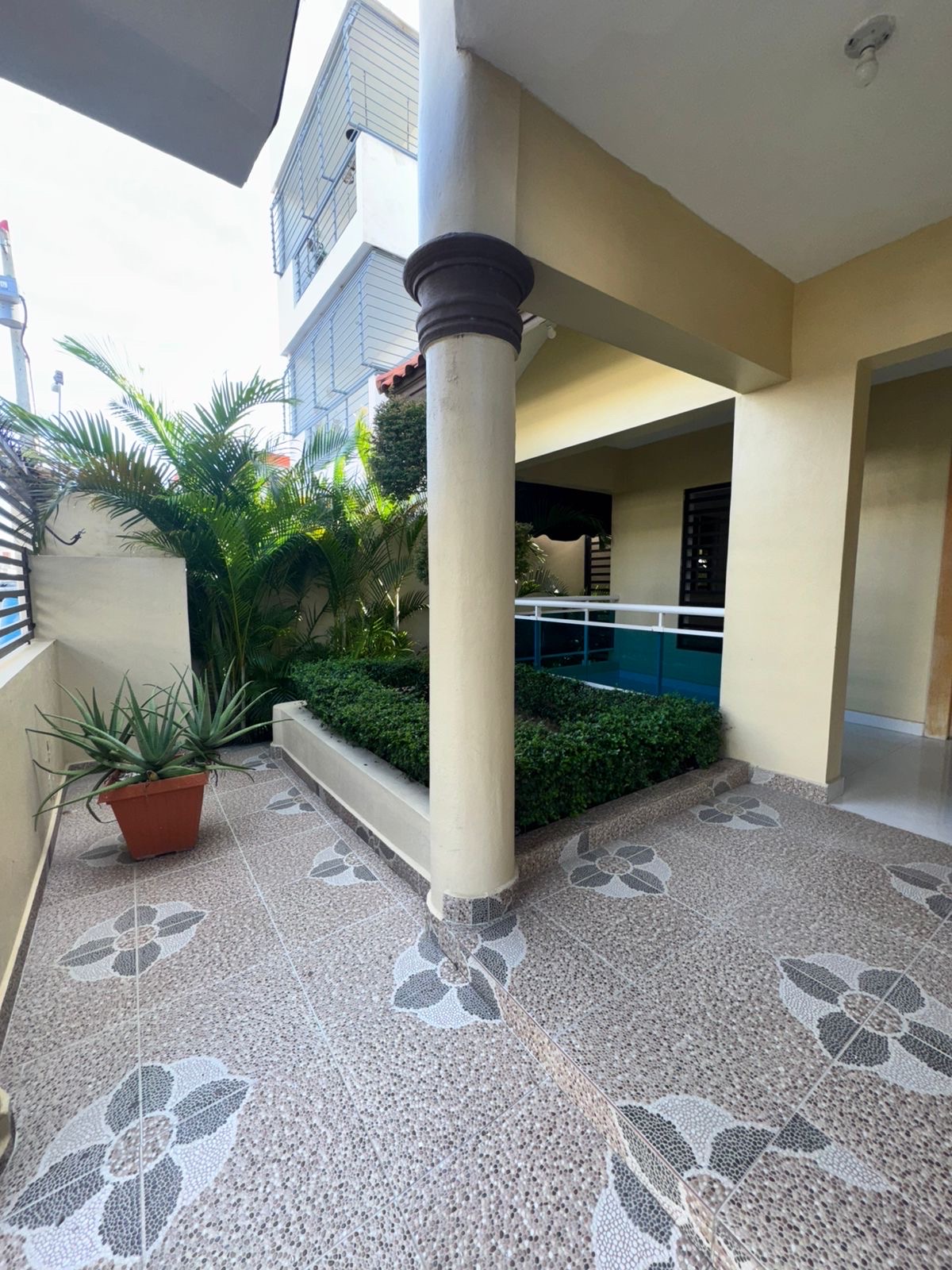 casas - venta de casa en la autopista de san Isidro brisa oriental Santo Domingo este  7