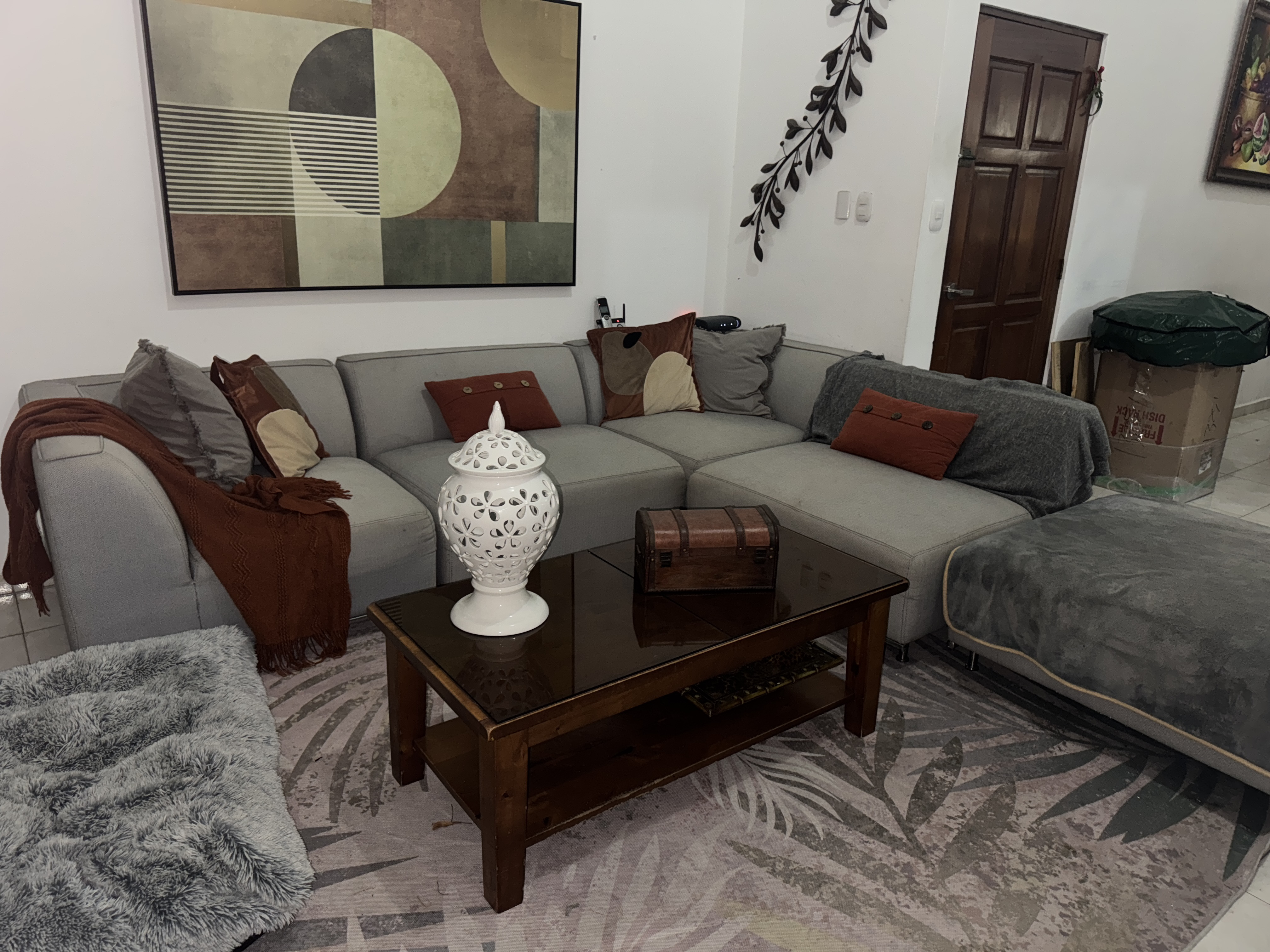 muebles y colchones - Mueble en L con otoman 1