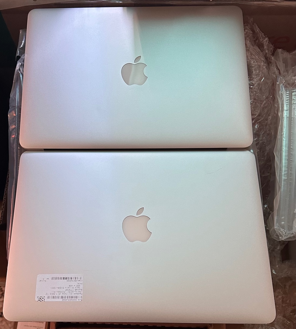computadoras y laptops - MacBook Air 2015 de 13.3 pulgadas de 256 y 512gb 0