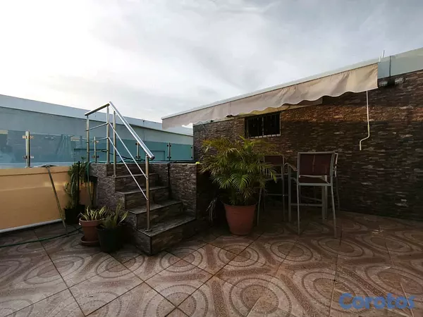 casas - Vendo Casa frente al mar en Av. 30 de Mayo  14
