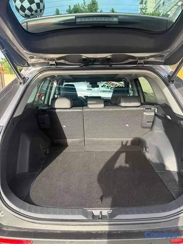 jeepetas y camionetas - Toyota Rav4 XLE 2024 8
