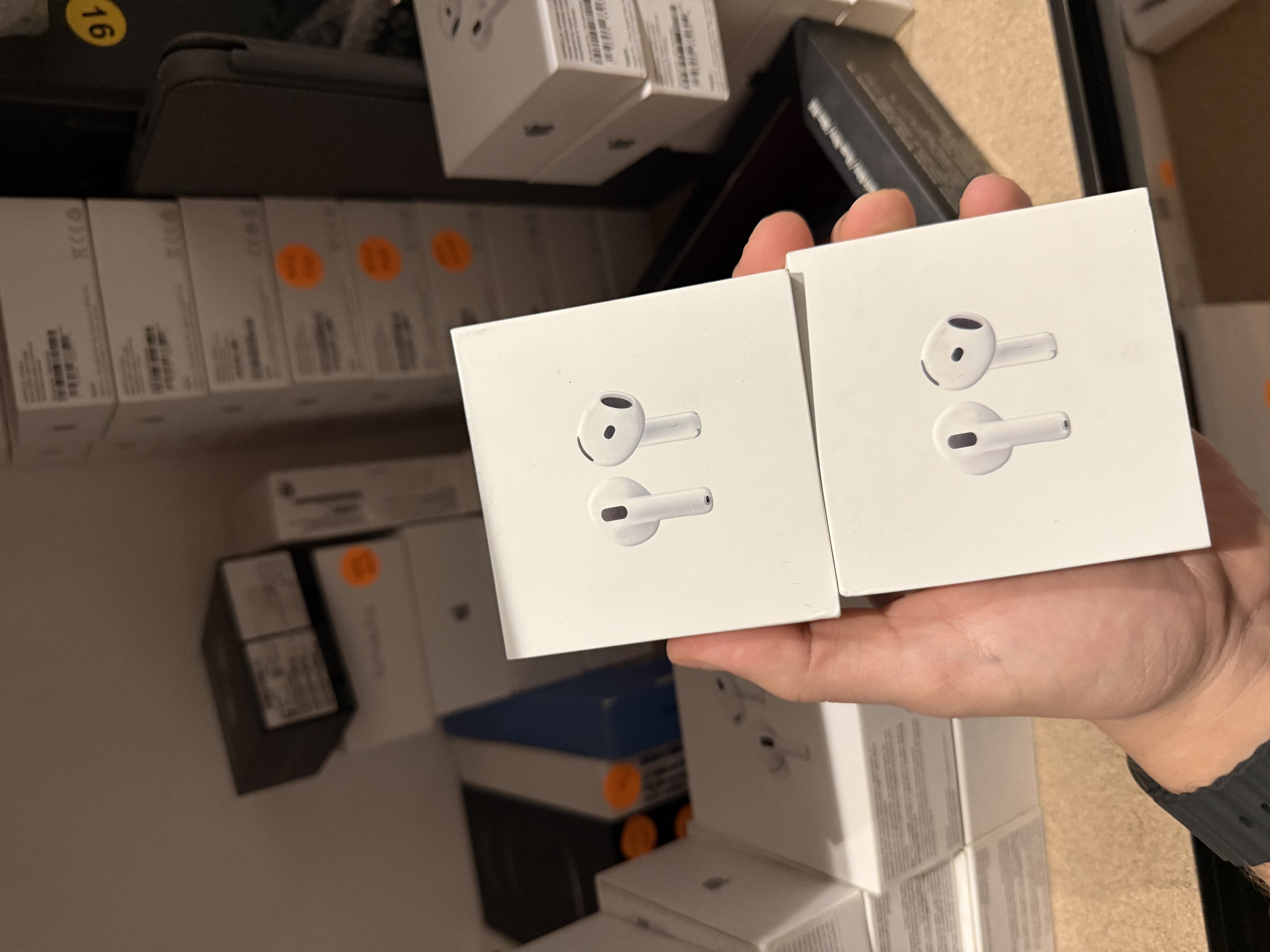 camaras y audio - AIRPODS 4TA GENERACION ORIGINALES 0