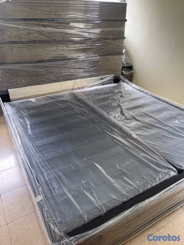 muebles y colchones - Vendo colchón de memory foam KING 12 pulgadas ( de 2
