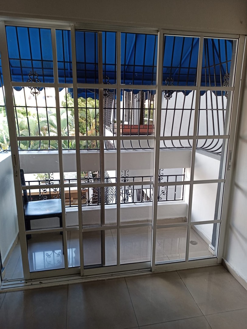 apartamentos - Alquilo en Bella Vista 

2 Habitaciones 
2 Baños 
3er nivel 
USD$800 / $45,000 8
