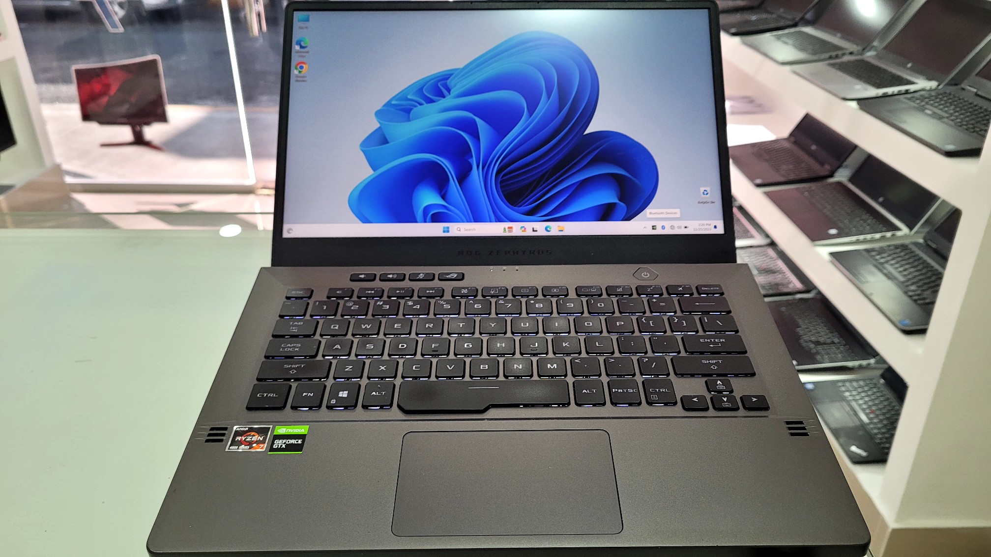 computadoras y laptops - Asus Gaming 14 Pulg Ryzen 7 Ram 16gb ddr4 Disco 512gb SSD Nvidea Gtx 1650 4GB 2