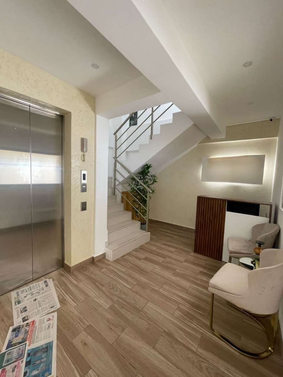 apartamentos - Piso 2 con Terraza En Los Prados de 2 Habitaciones 1