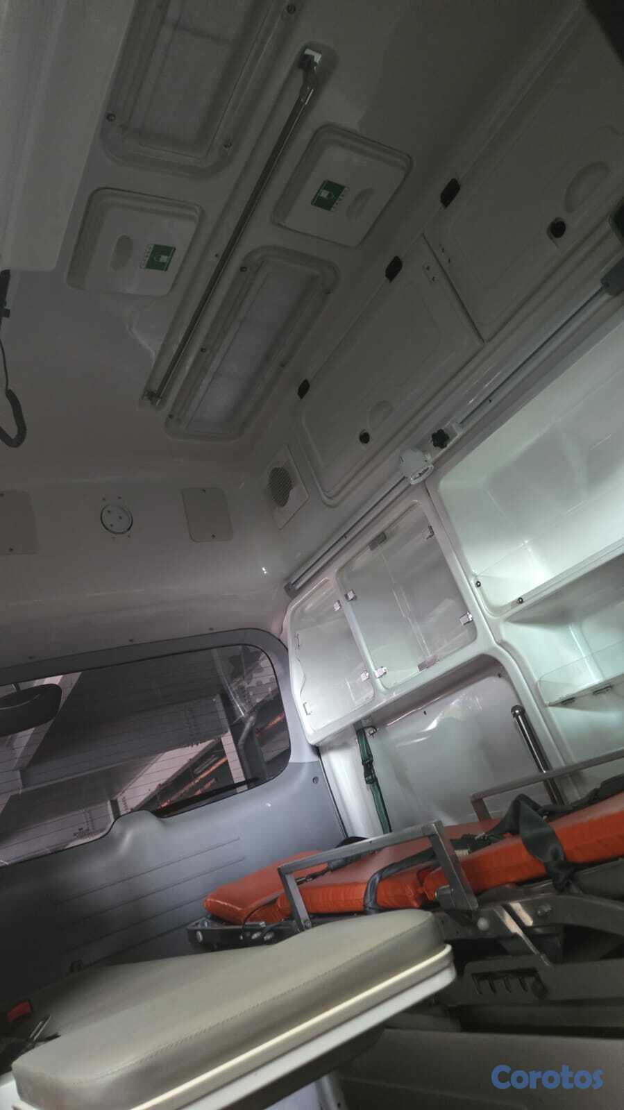 otros vehiculos - HYUNDAI GRAND STAREX AMBULANCIA 2016 2