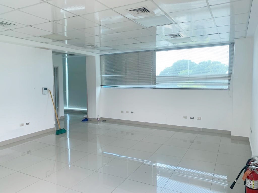 oficinas y locales comerciales - Local corporativo en los Prados 9