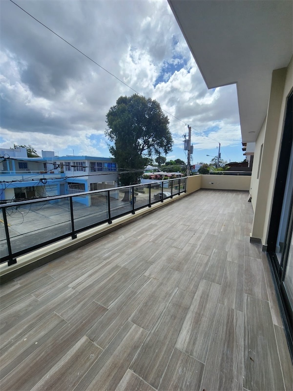 apartamentos - Alquilo apartamento en Los Prados con amplia terraza 