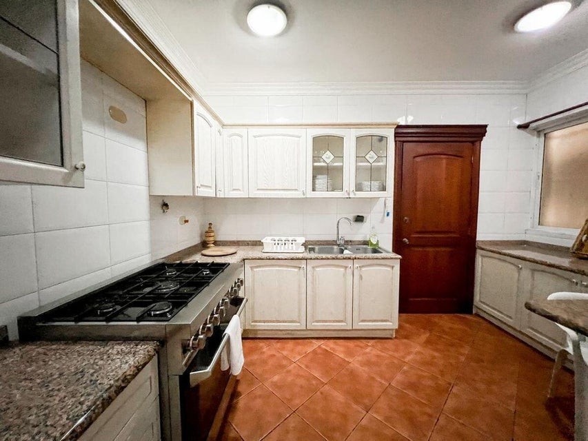 apartamentos - Apartamento en Alquiler Naco de Tres Habitaciones 3