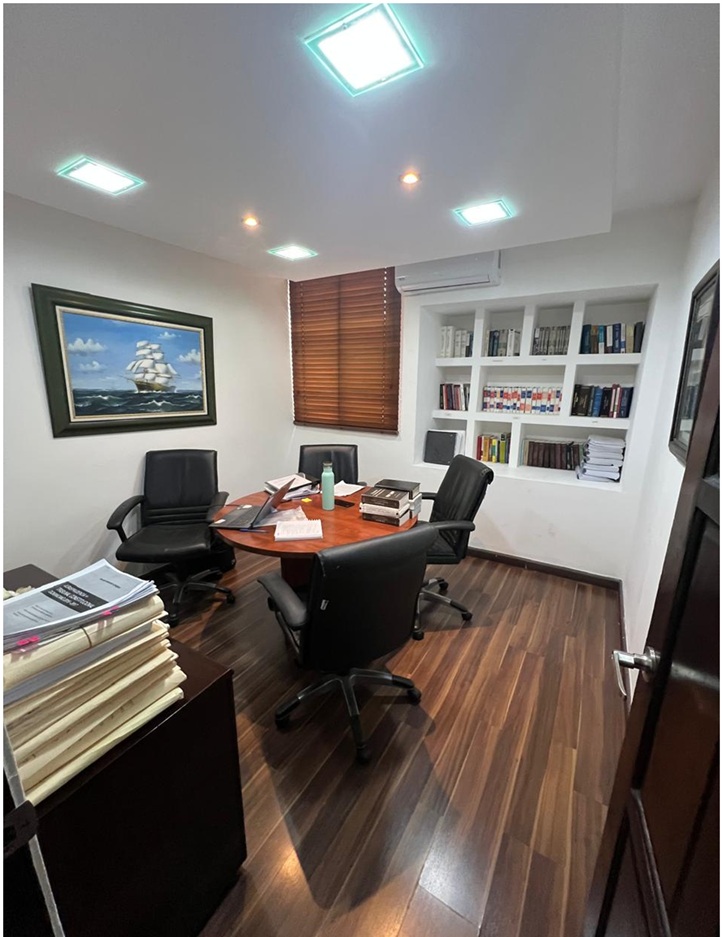 oficinas y locales comerciales - LOCAL OFICINASNACO, 3 OFICINAS, RECEPCION, 74 Mts2 1