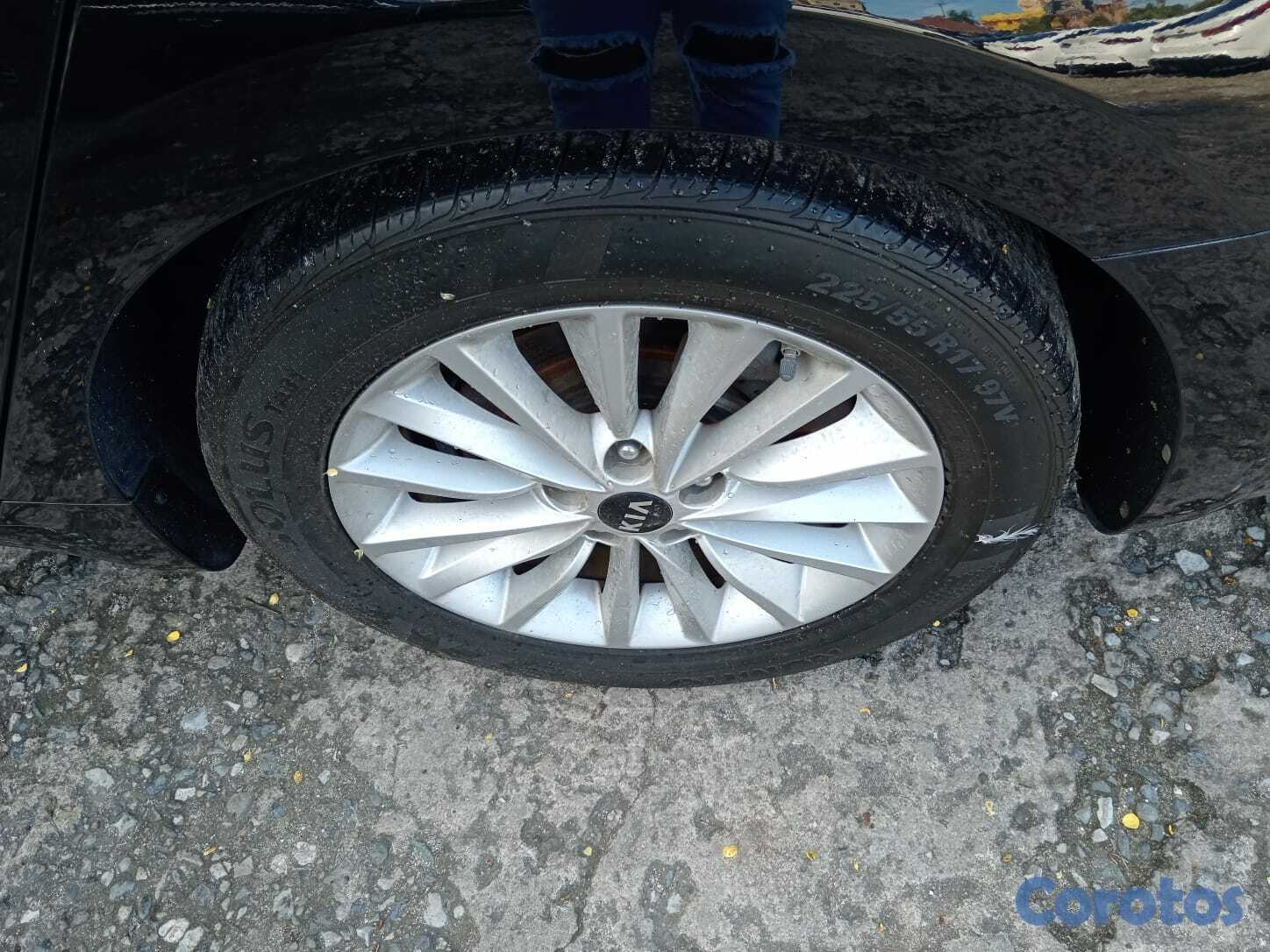 carros - KIA K7 2018 NEGRO 10