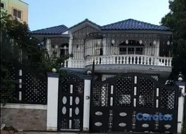 casas - Casa de 2 niveles con piscina  1