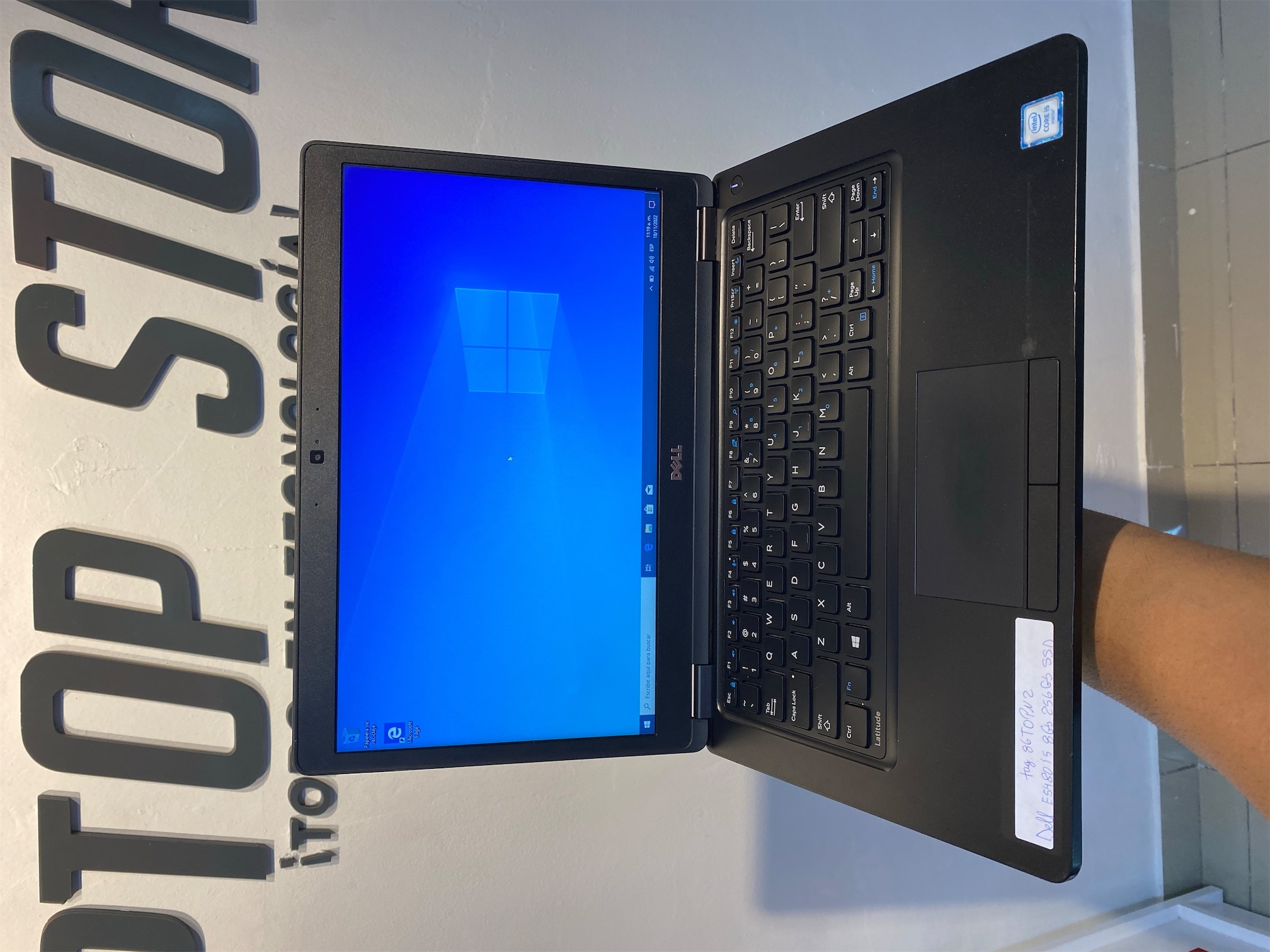 computadoras y laptops - Laptop Dell Latitude 5480 Core i5 6ta 8GB RAM 256GB SSD Windows 10 instalado