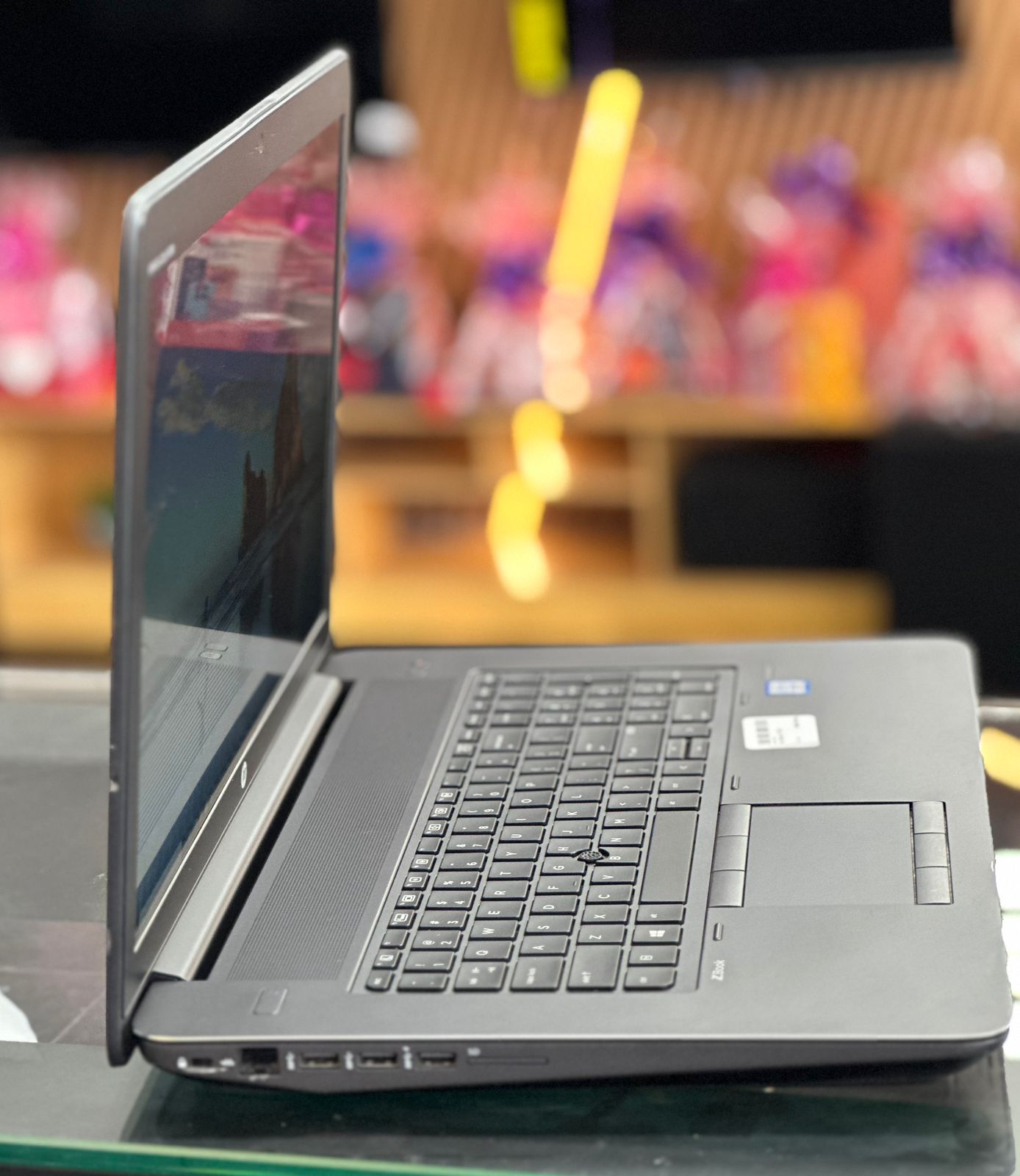 computadoras y laptops - Potente ZBook i7 NVIDIA 4GB 2