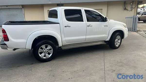 jeepetas y camionetas - Toyota Hilux 4x4 Full 2013. 4
