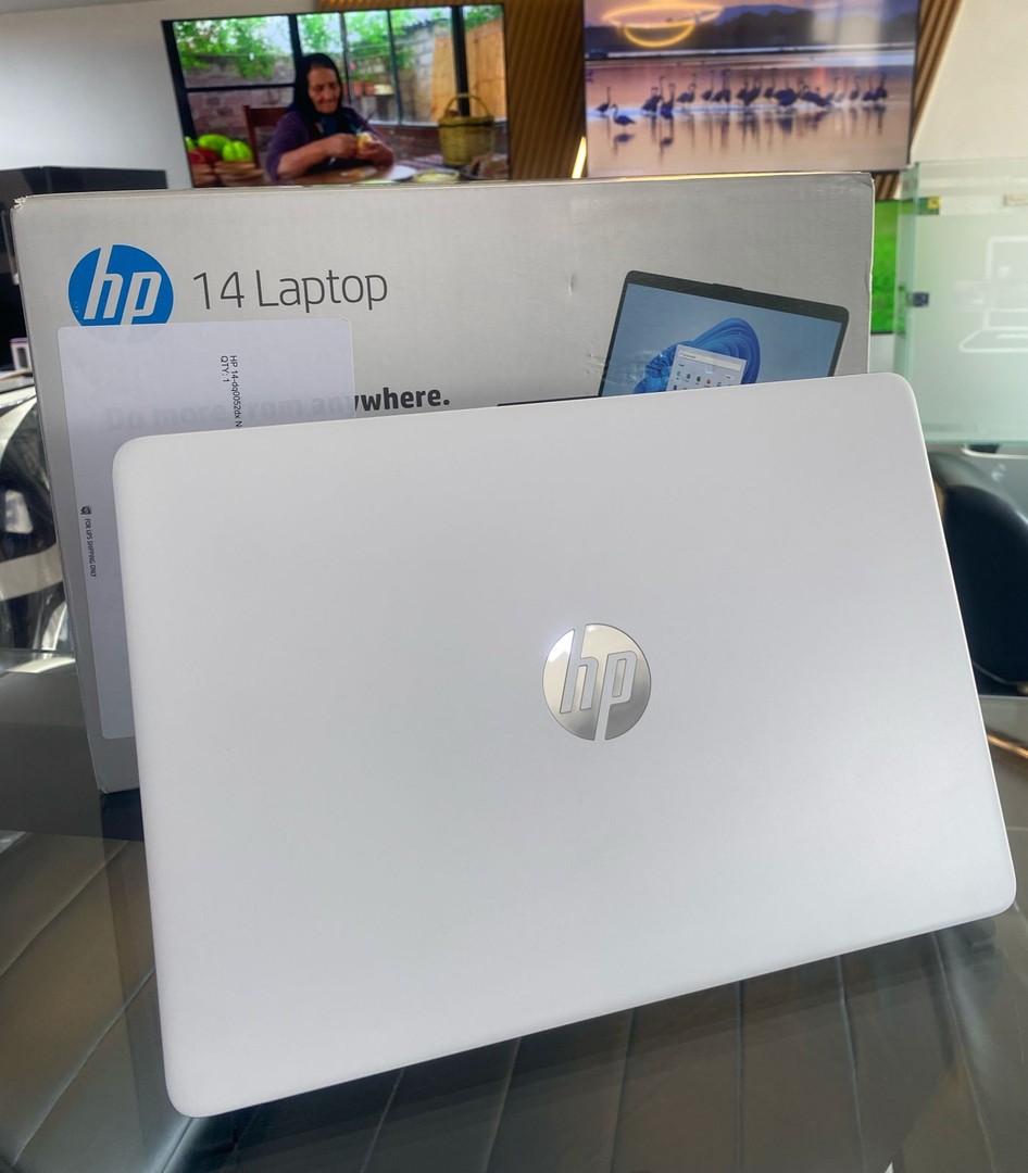 computadoras y laptops - Hermosa Laptop HP 14-dp0052dx, Pantalla 14 pulgs 1 año de garantía  3