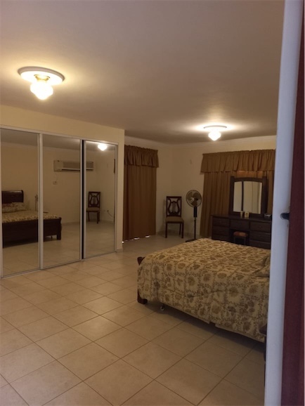 casas - Venta de casa en tropical del este con piscina y 561mts Santo Domingo 1