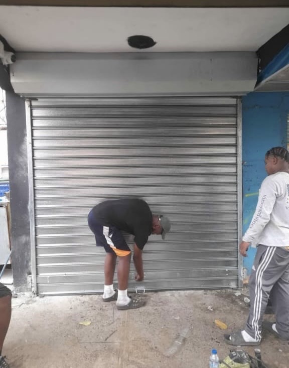 equipos profesionales - Puertas enrollables Nuevas Y usadas Instalacion  1