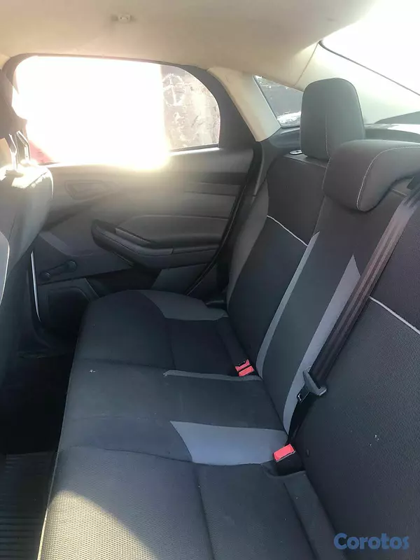 carros - Ford Focus 2014,Automatico,4 puertas,Gasolina,Buen 9