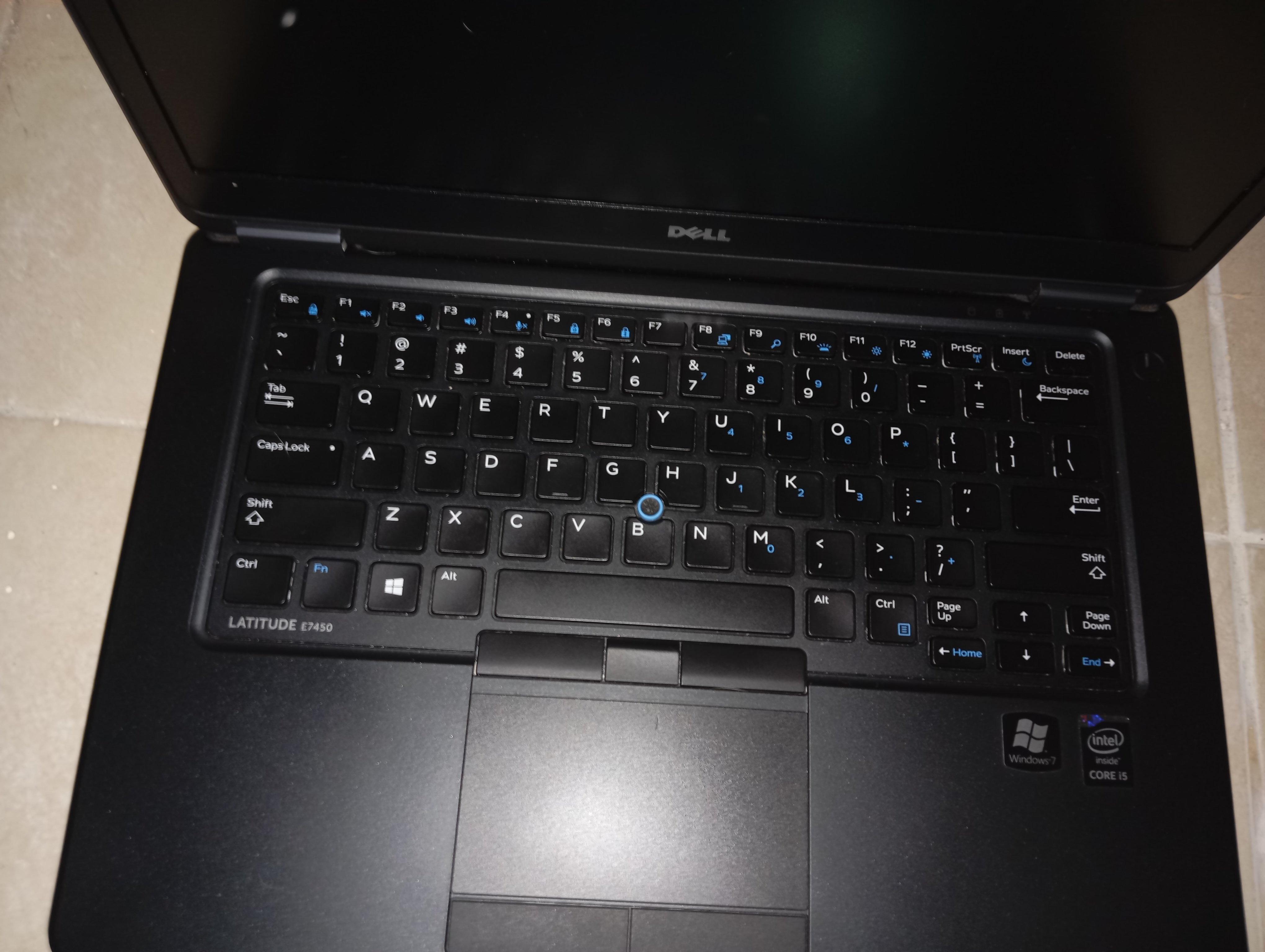 computadoras y laptops - contiene cargador. 1
