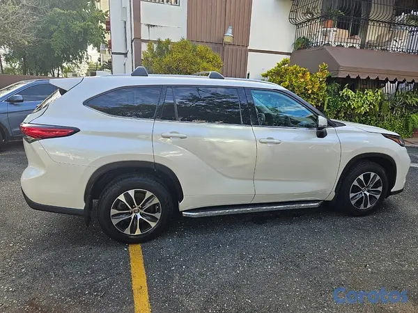 jeepetas y camionetas - Toyota Highlander XLE 2020 7