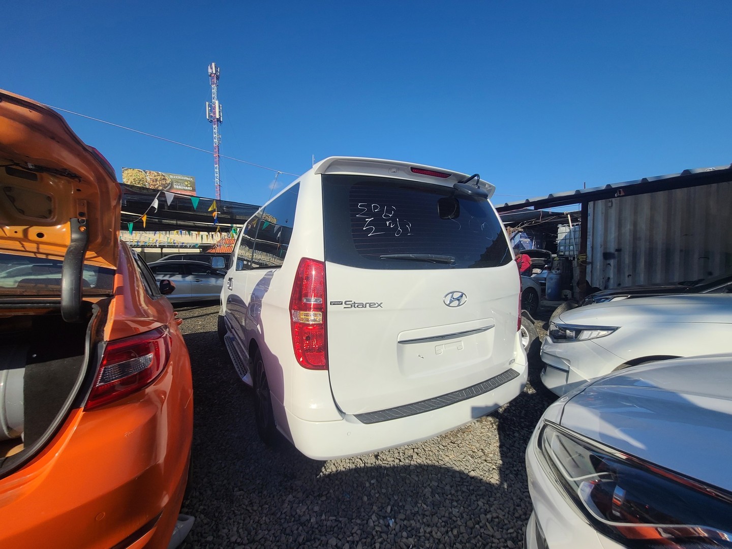 jeepetas y camionetas - HYUNDAI GRAND STAREX 2020 BLANCADESDE: RD$ 1,600.100 6