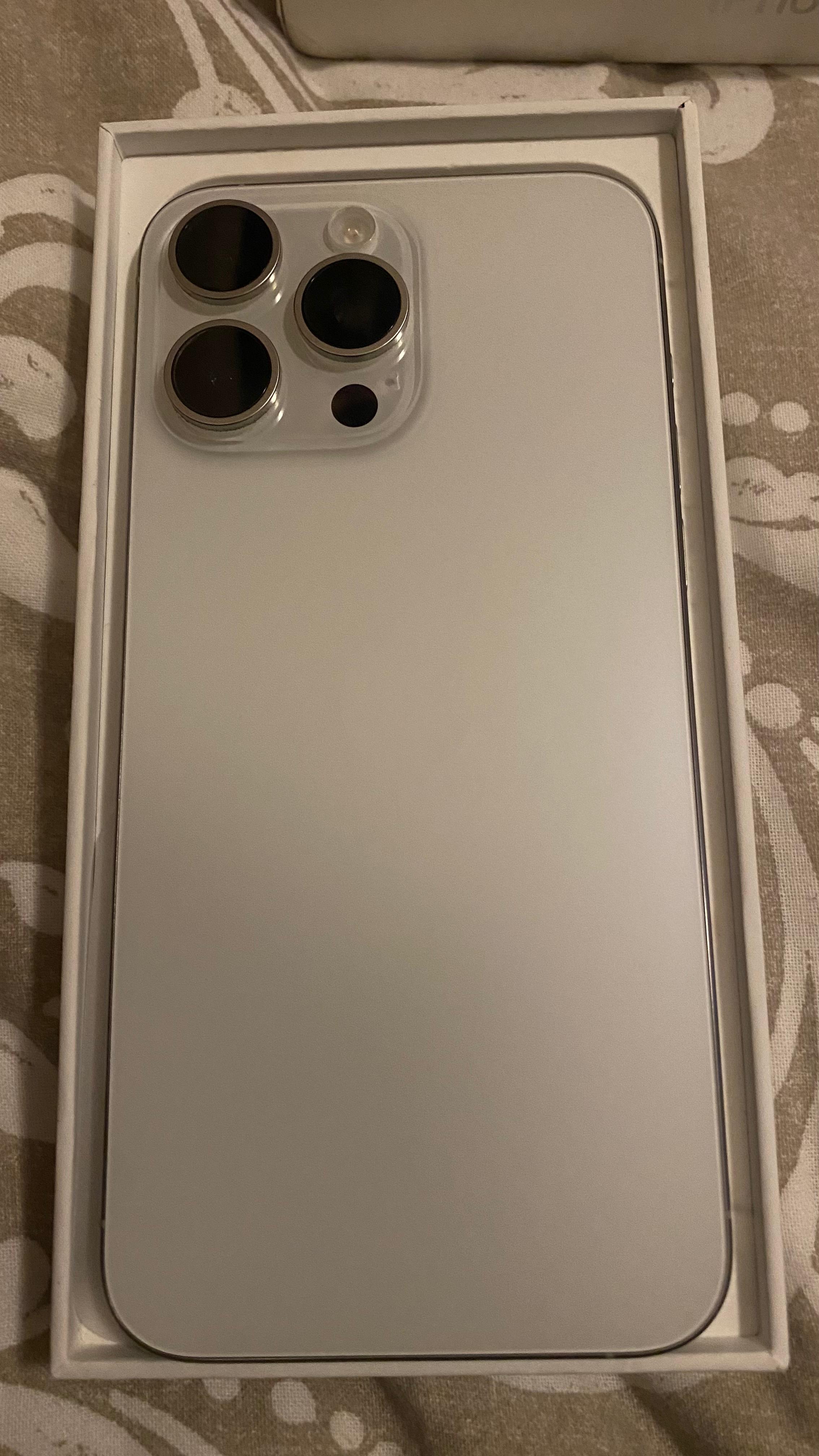 celulares y tabletas - Vendo Iphone 15 Pro Max como nuevo poco uso 1