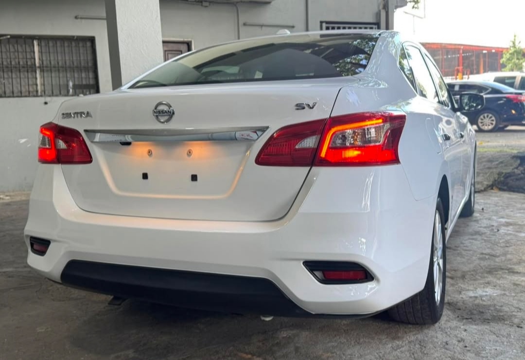 carros - 2019 Nissan Sentra SV Push boton  5