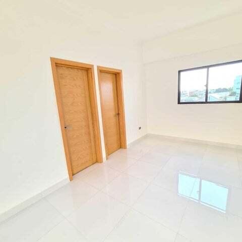 apartamentos - Apartamento en venta #24-177 de 3 hab, cuarto de servicio, balcón, gimnasio. 5