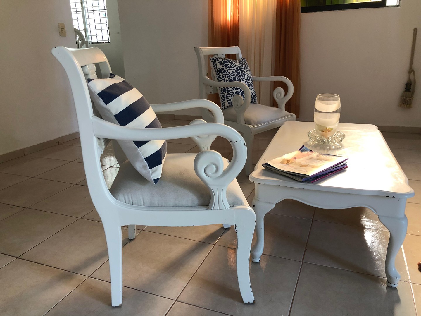 muebles y colchones - Set de Butacas con Mesa Baja en Caoba - Color Blanco
