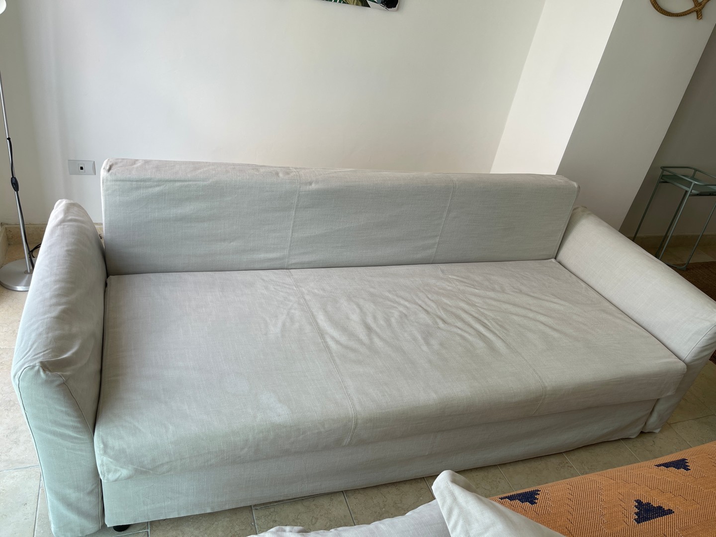 muebles y colchones - Sofa cama con gaveta para guardar las almohadas, sabanas  y cobijas 1
