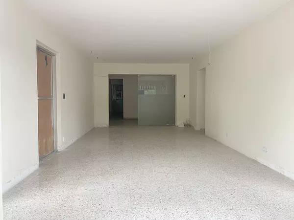 oficinas y locales comerciales - Alquiler propiedad comercial en Evaristo  7