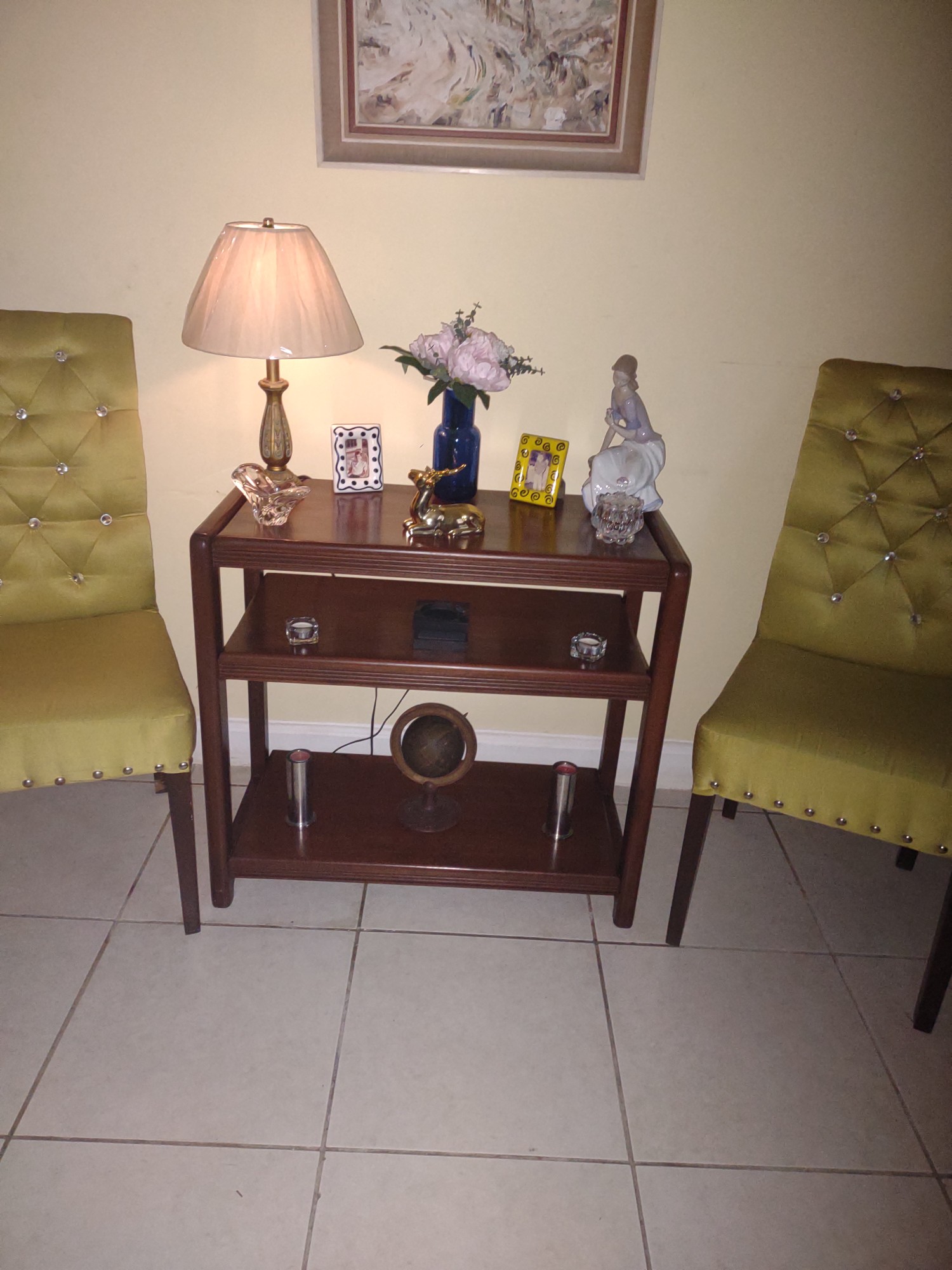 muebles y colchones - Vendo hermosa y elegante repisa en caoba centenaria con finos acabados y detalle