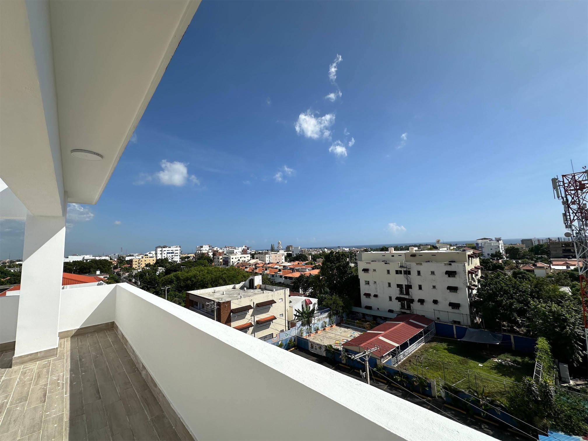 apartamentos - Venta de penthouse en reparto los 3 ojos con 187mts Santo Domingo este  8