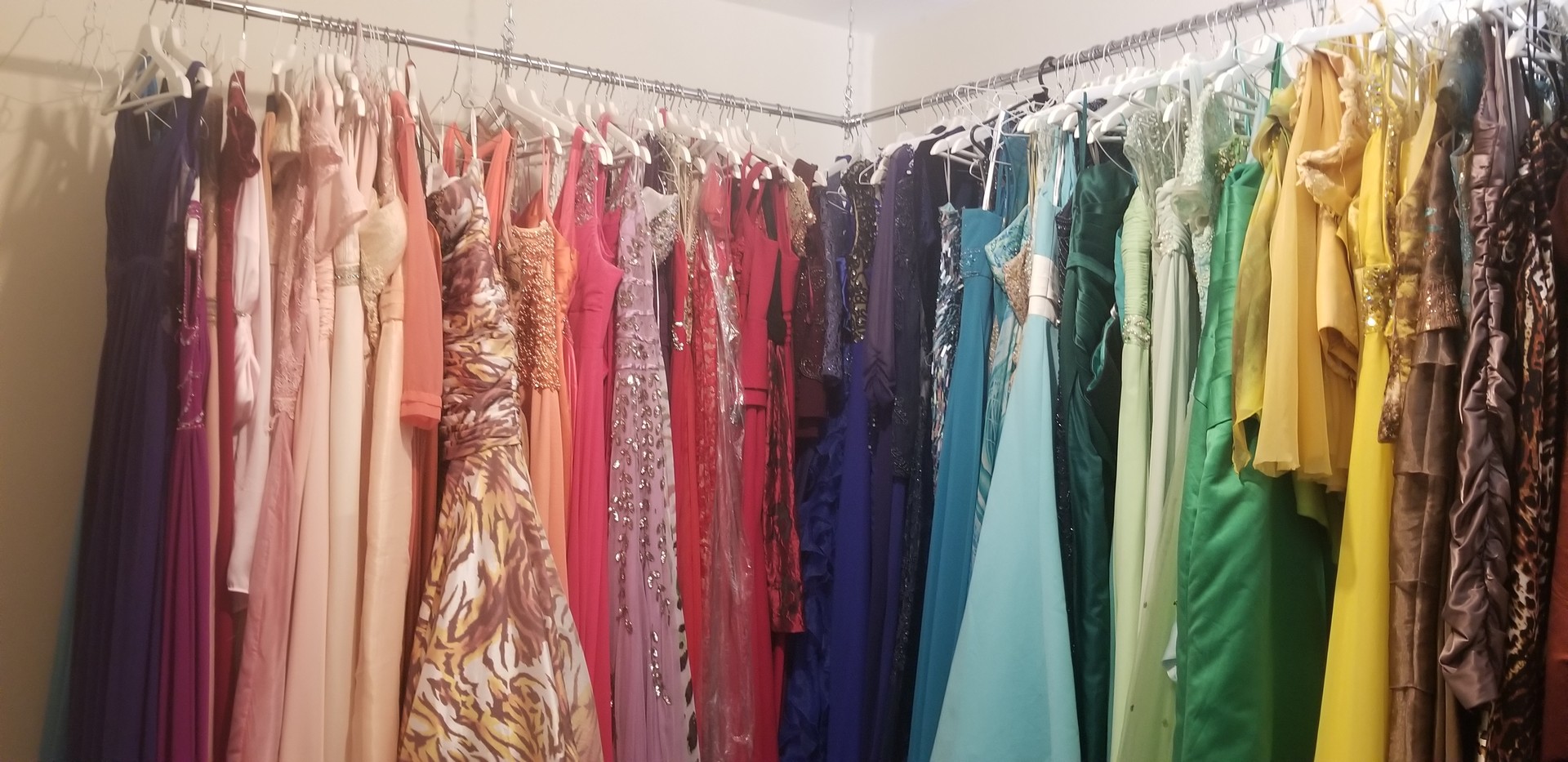 negocios en venta - Inventario para tienda alquiler vestidos de fiesta y novia