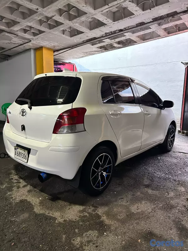 carros - Toyota Vitz 2011  4