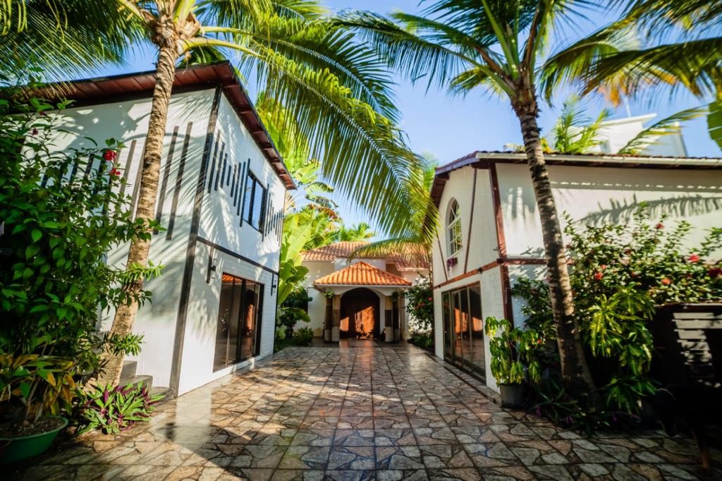 casas vacacionales y villas - De Oportunidad Inversionista Villa en Punta Cana Con Piscina Cerca de la Playa 6