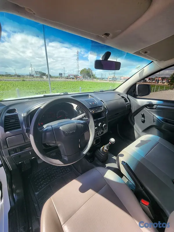 carros - 2017 Isuzu DMAX bajita 💎 7